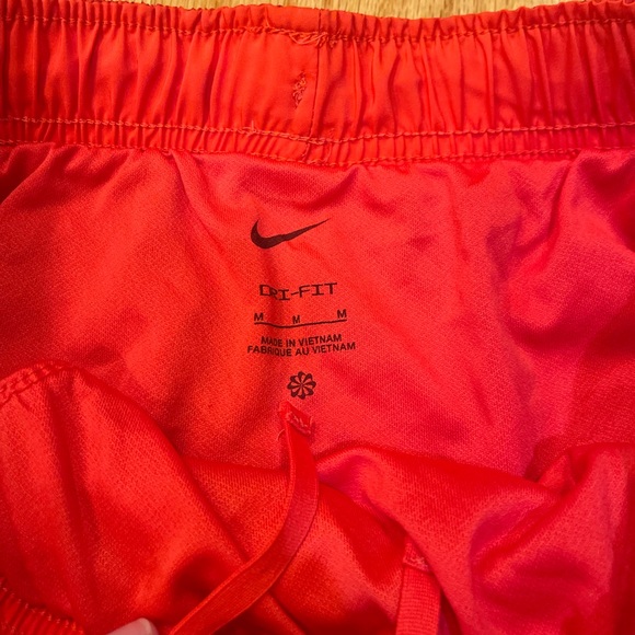 💜 3 for $18 or 5 for $25 Nike red and black dri-fit shorts - Picture 2 of 4